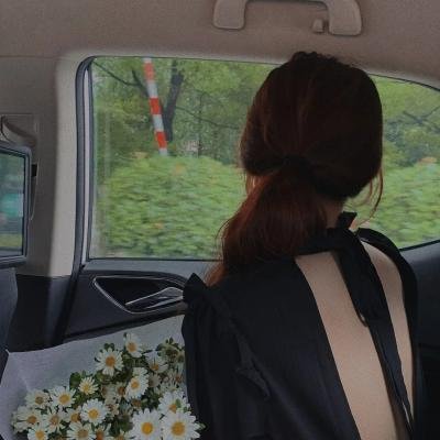 顶流粉丝离婚传闻疯传，服务器被挤瘫痪，凌晨引热议